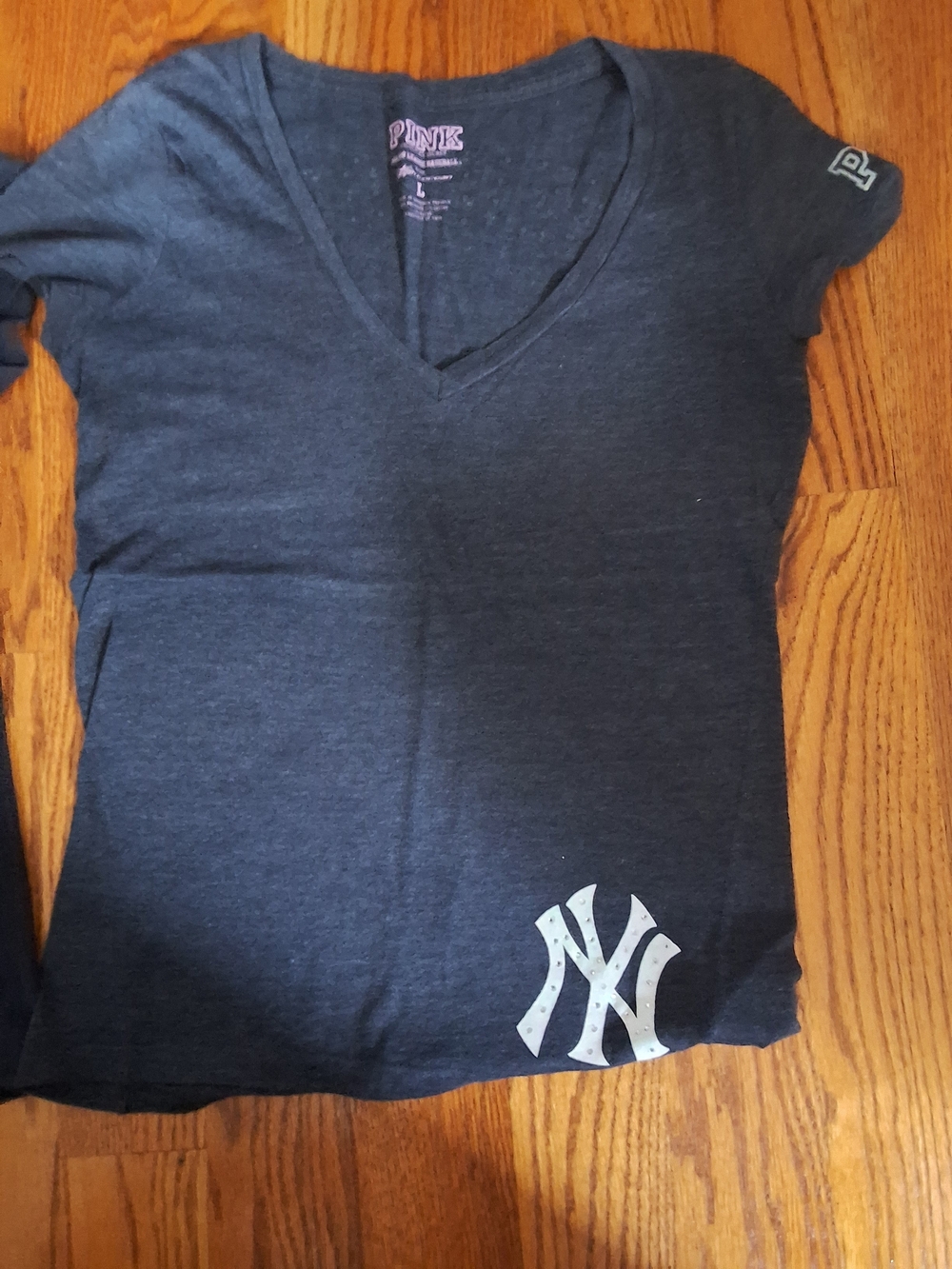 PINK - Womens New York Yankee. Navy NY Logo Tee - Navy/Gray Large - Picture 4 of 4